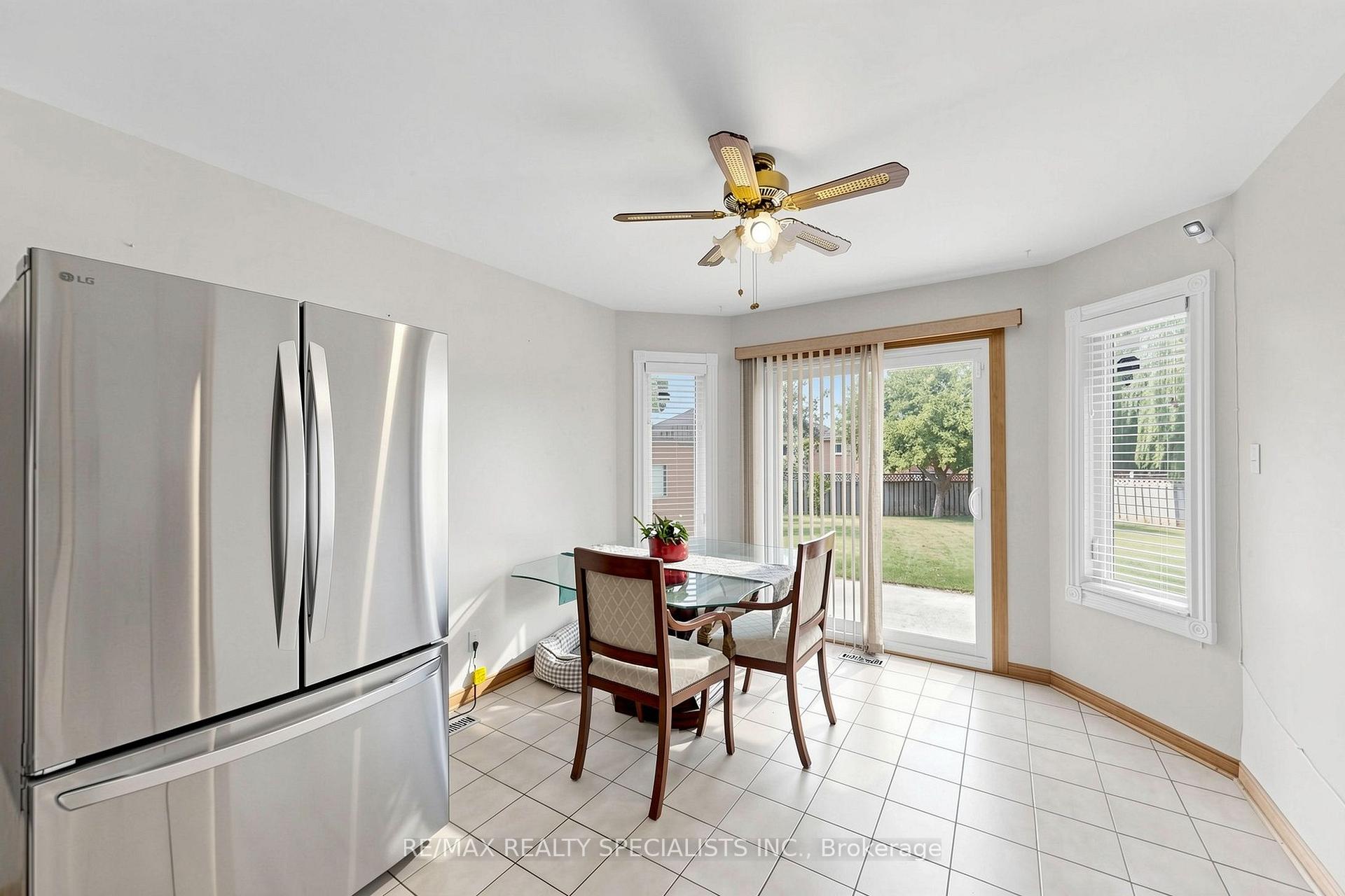 Photo 10 of 776 Savoy Crescent, Mississauga, Hurontario — HOMEH