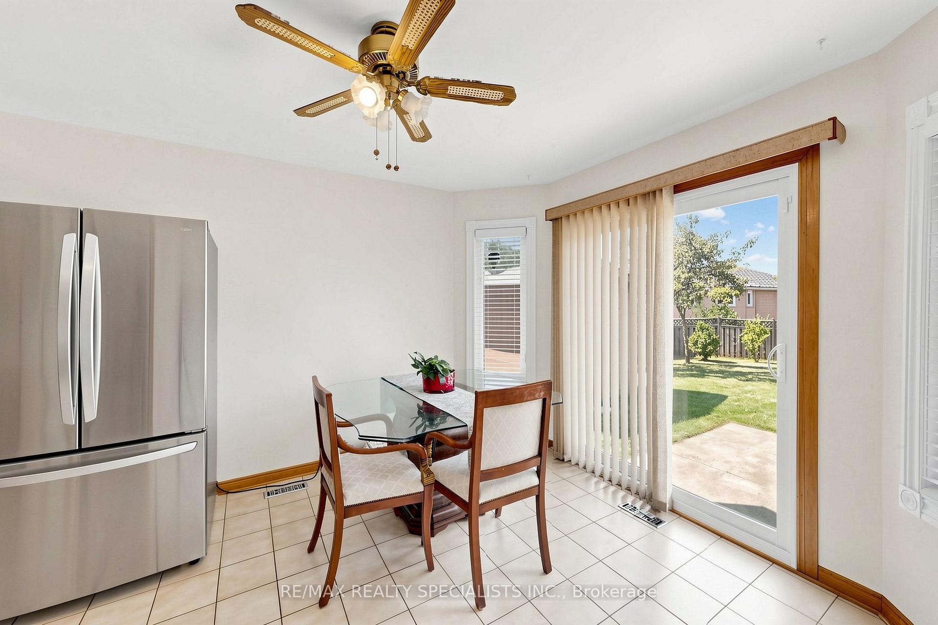 Photo 14 of 776 Savoy Crescent, Mississauga, Hurontario — HOMEH