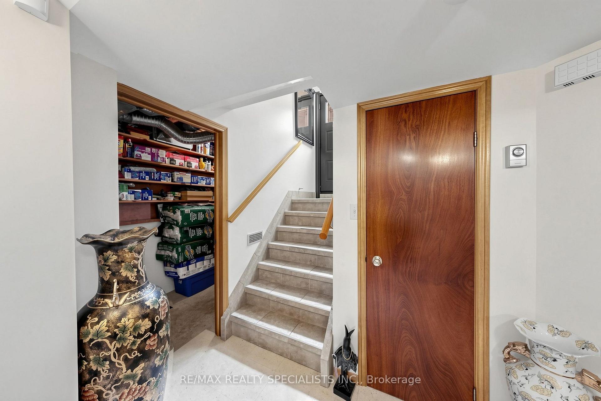 Photo 27 of 776 Savoy Crescent, Mississauga, Hurontario — HOMEH