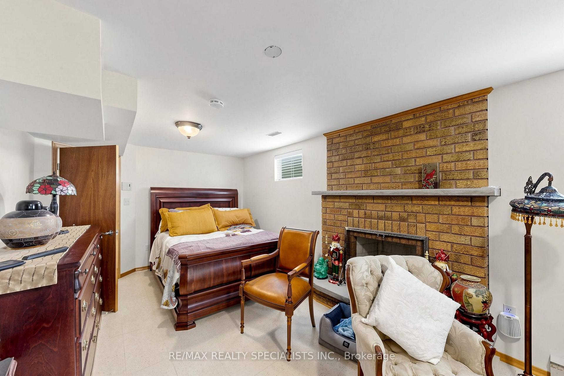 Photo 28 of 776 Savoy Crescent, Mississauga, Hurontario — HOMEH