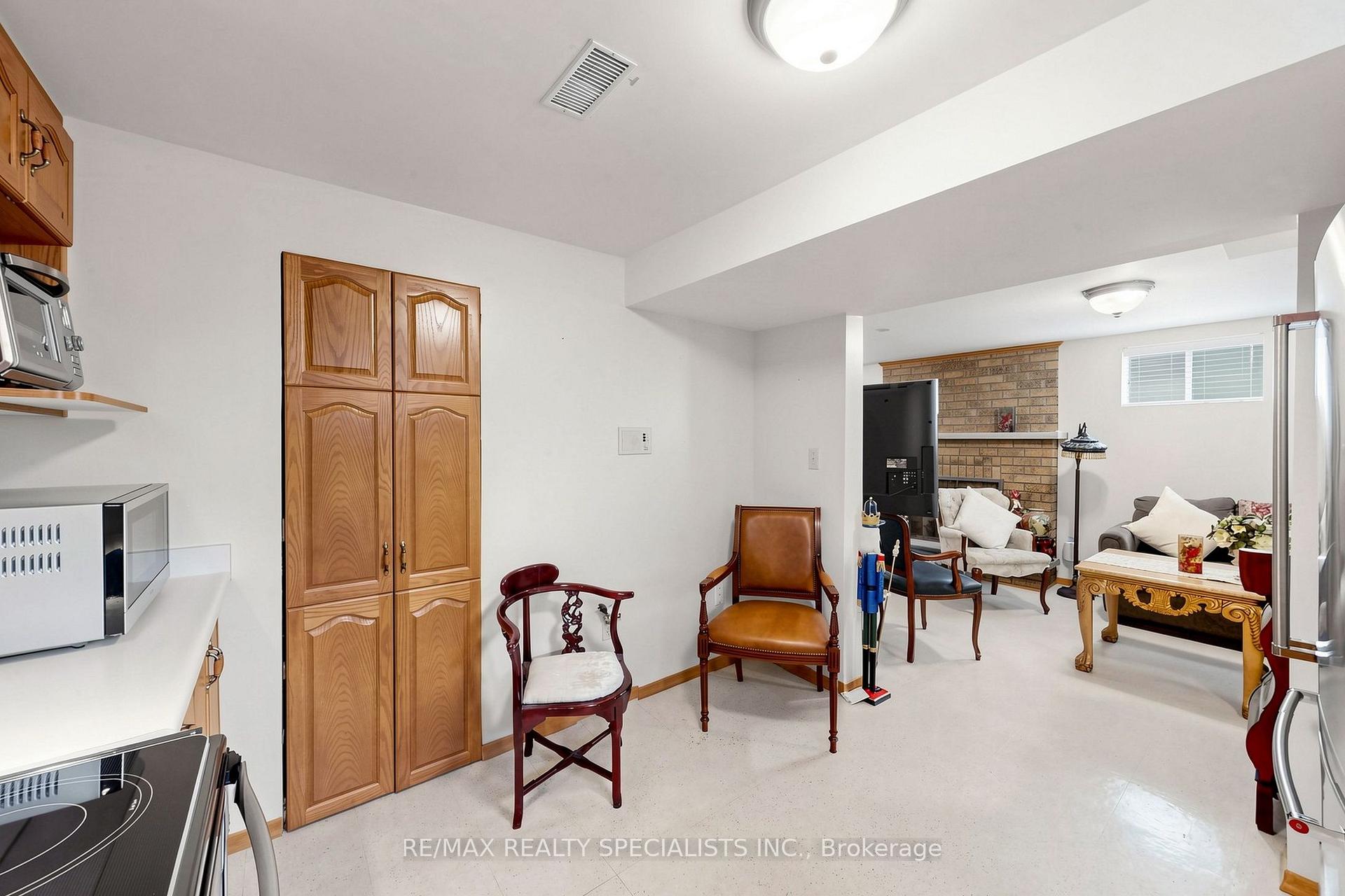 Photo 36 of 776 Savoy Crescent, Mississauga, Hurontario — HOMEH