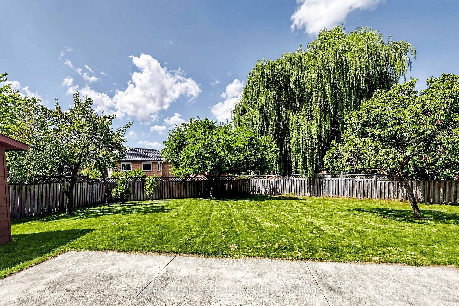 Photo 40 of 776 Savoy Crescent, Mississauga, Hurontario — HOMEH
