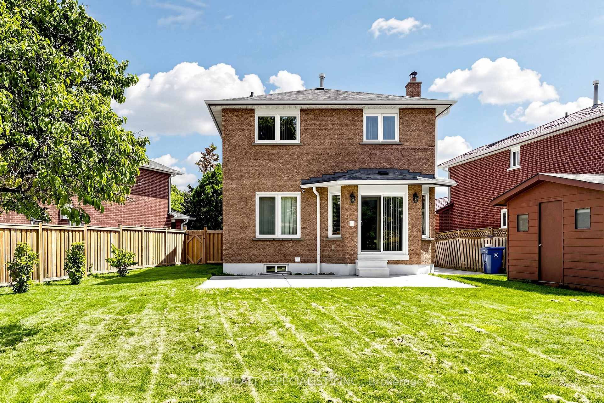 Photo 41 of 776 Savoy Crescent, Mississauga, Hurontario — HOMEH