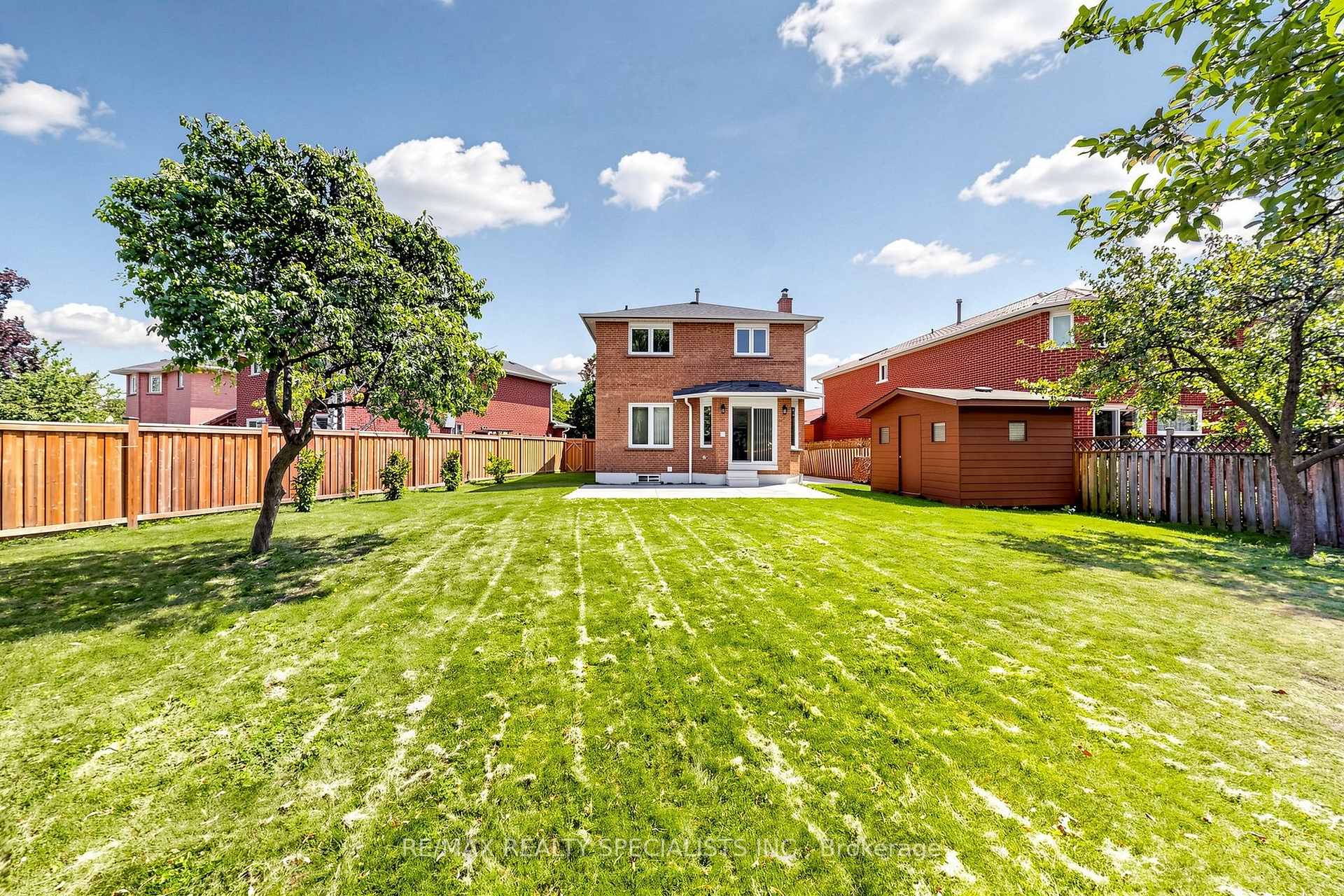 Photo 43 of 776 Savoy Crescent, Mississauga, Hurontario — HOMEH