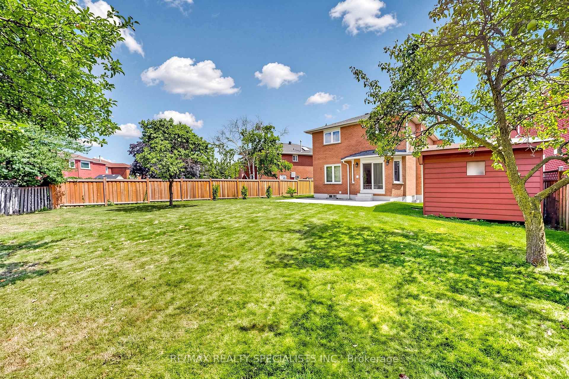 Photo 44 of 776 Savoy Crescent, Mississauga, Hurontario — HOMEH