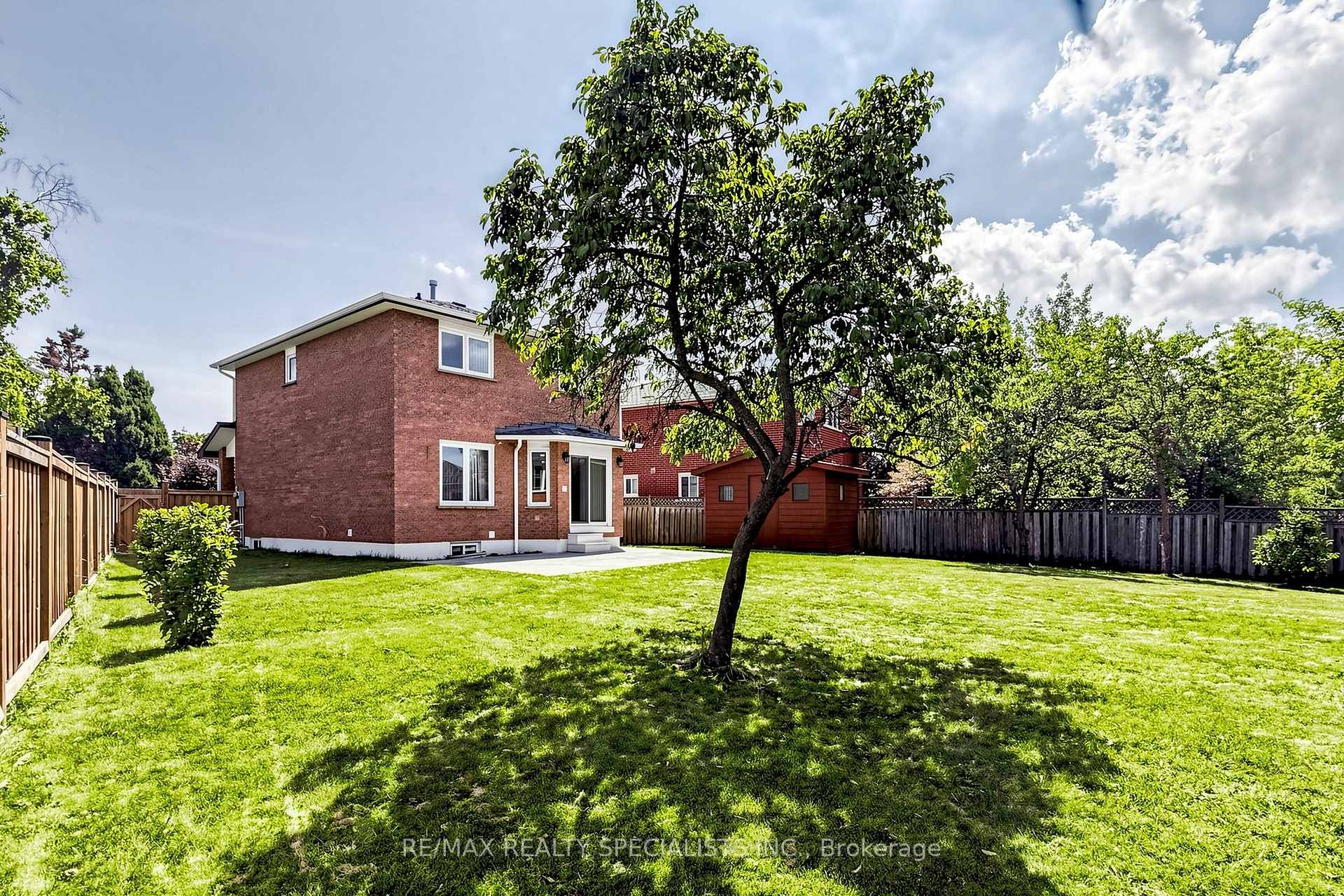 Photo 45 of 776 Savoy Crescent, Mississauga, Hurontario — HOMEH