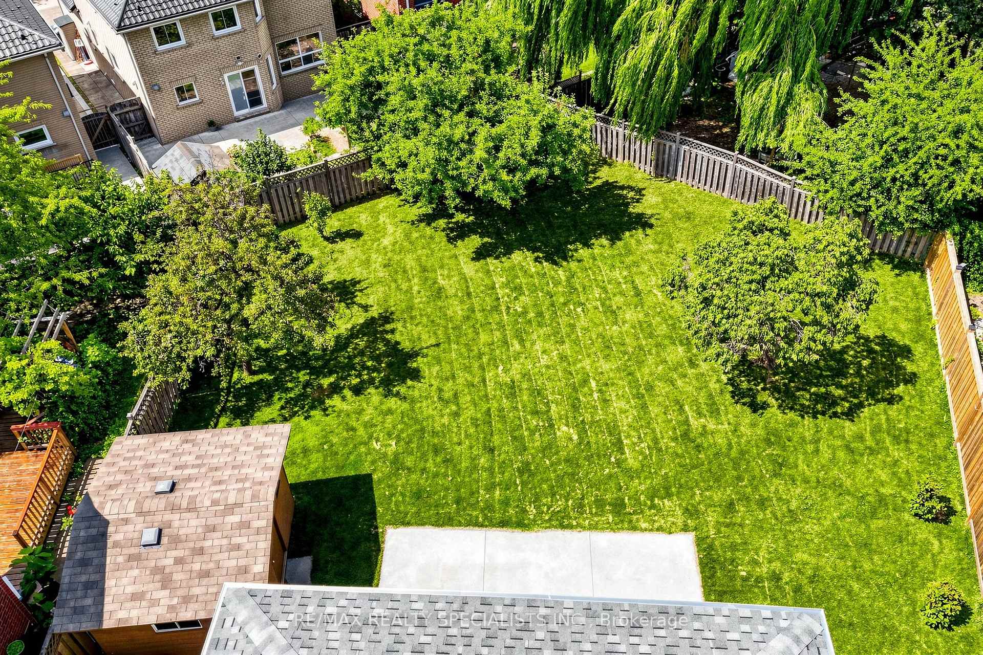 Photo 50 of 776 Savoy Crescent, Mississauga, Hurontario — HOMEH