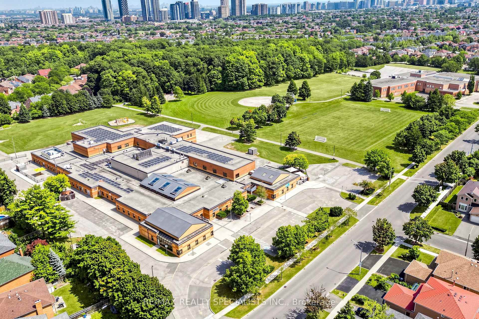 Photo 54 of 776 Savoy Crescent, Mississauga, Hurontario — HOMEH