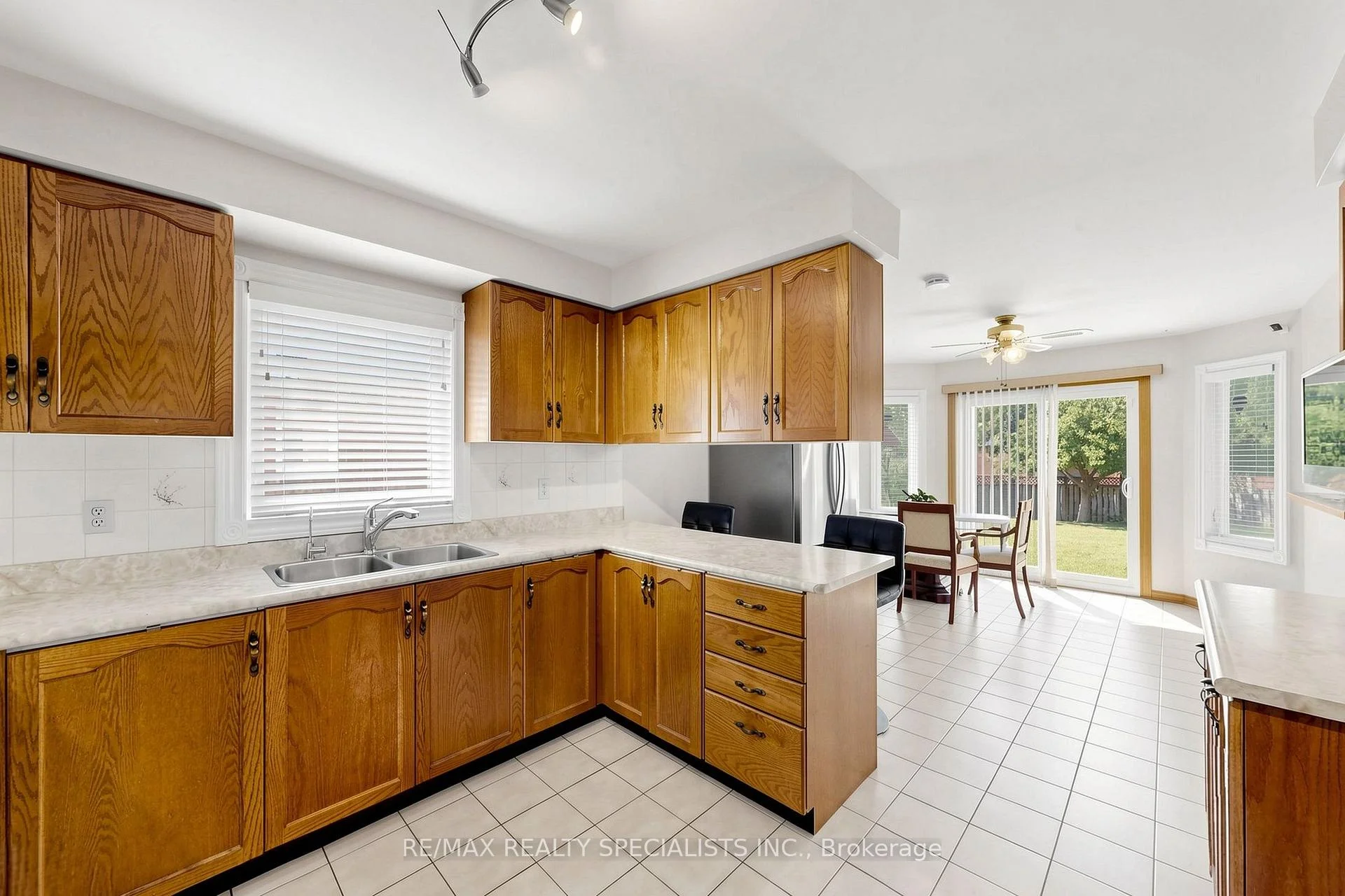 Photo 56 of 776 Savoy Crescent, Mississauga, Hurontario — HOMEH