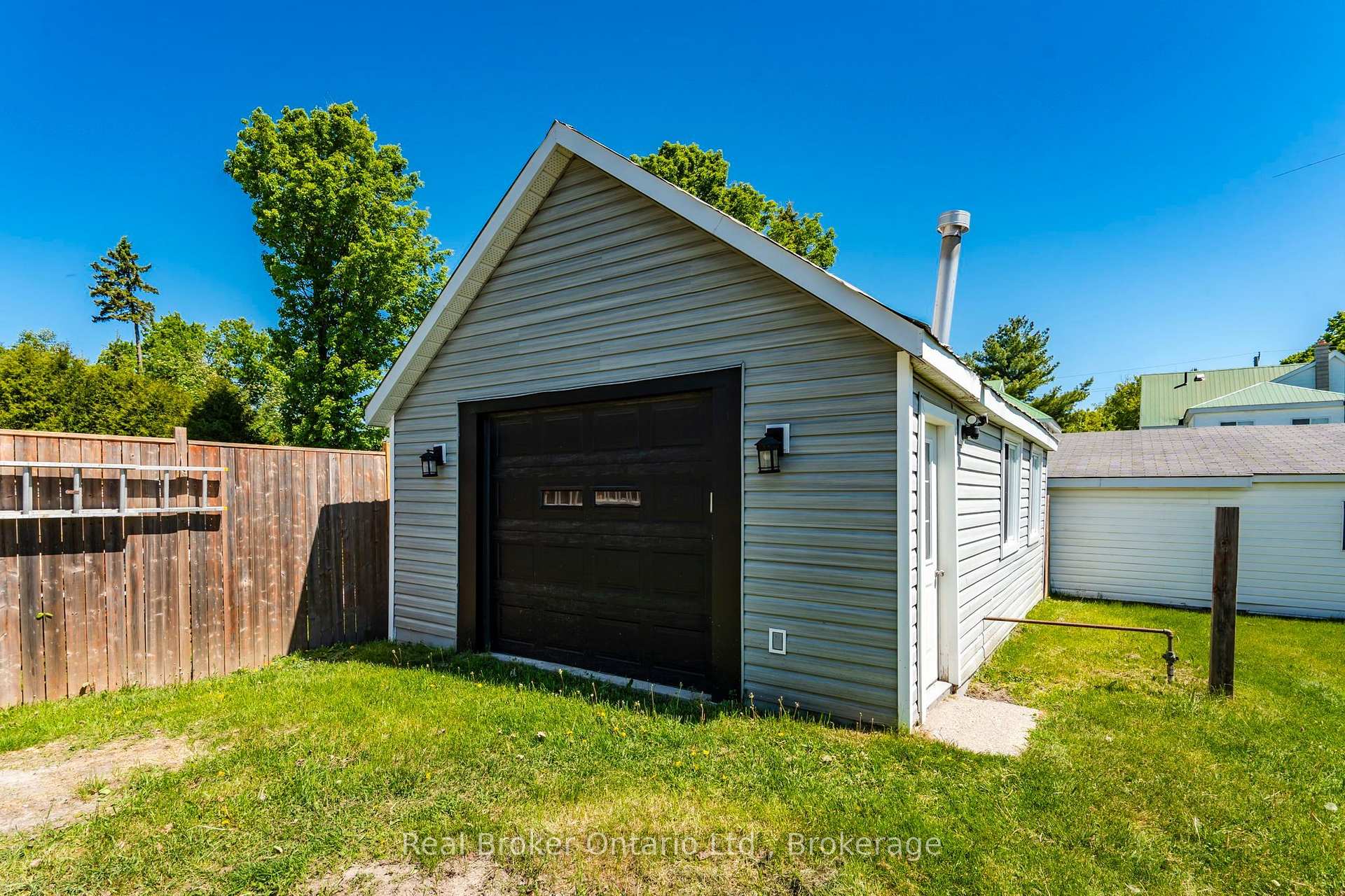 Photo 3 of 151 Main Street, Penetanguishene — HOMEH