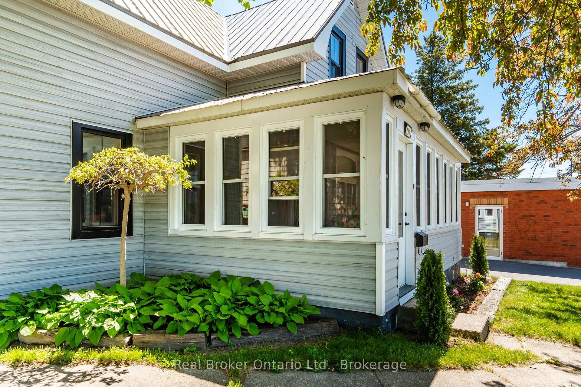 Photo 5 of 151 Main Street, Penetanguishene — HOMEH