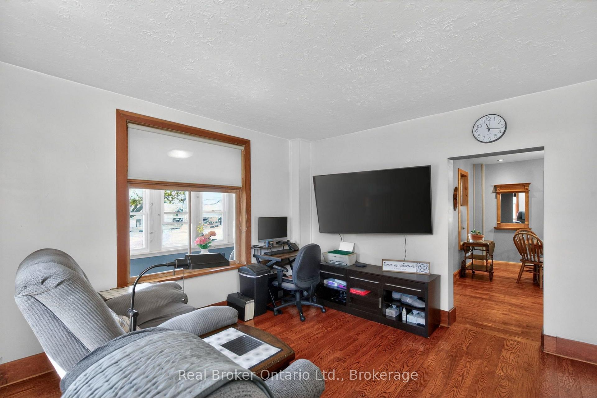 Photo 11 of 151 Main Street, Penetanguishene — HOMEH