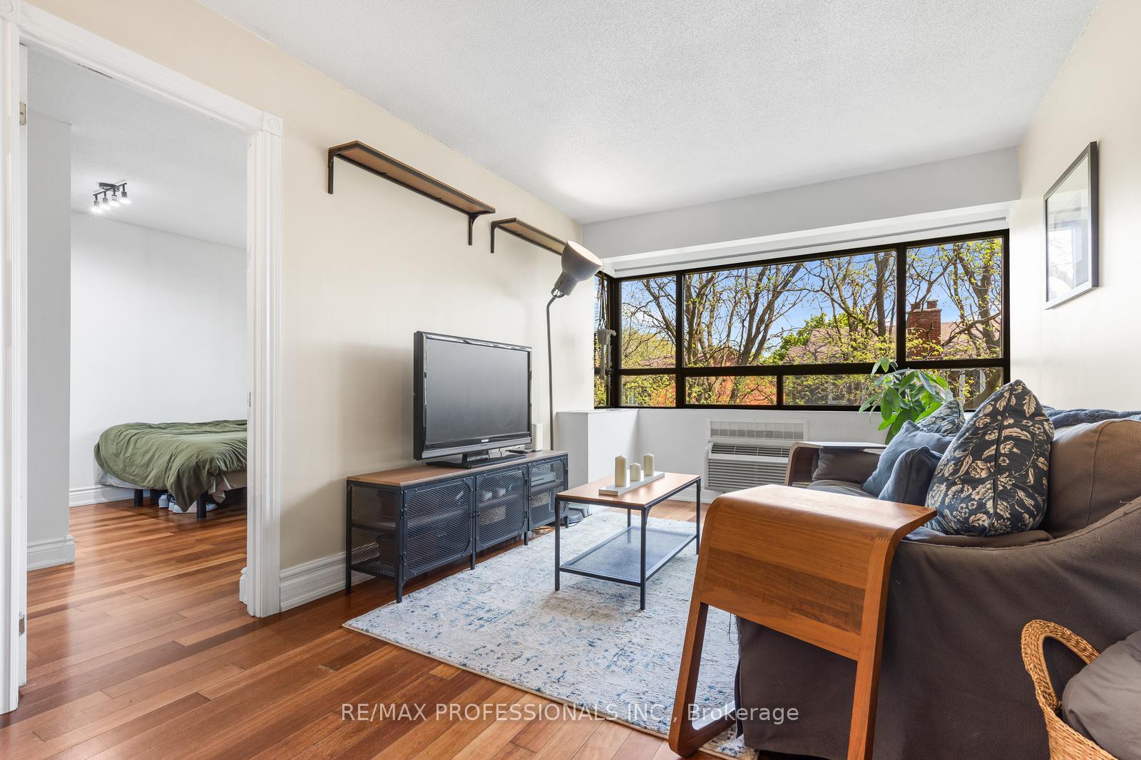 Photo 7 of Unit 313, 1275 Cornerbrook Place, Mississauga, Erindale — HOMEH