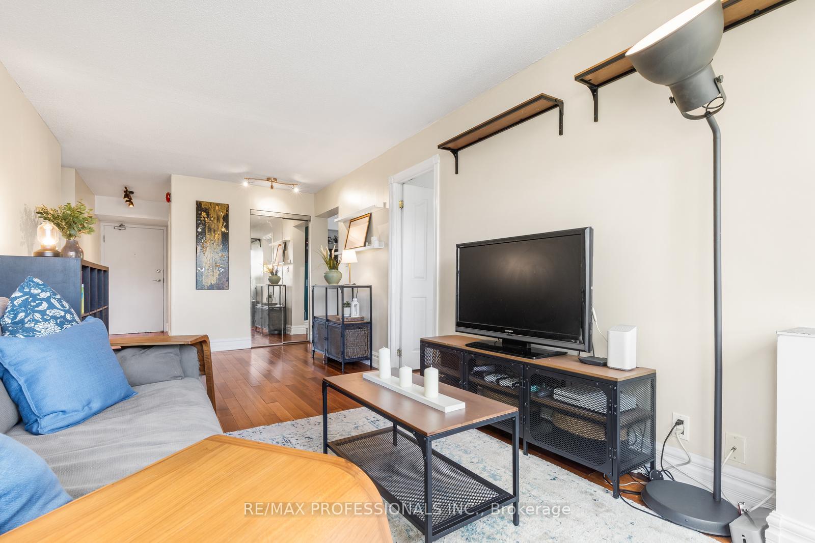 Photo 8 of Unit 313, 1275 Cornerbrook Place, Mississauga, Erindale — HOMEH