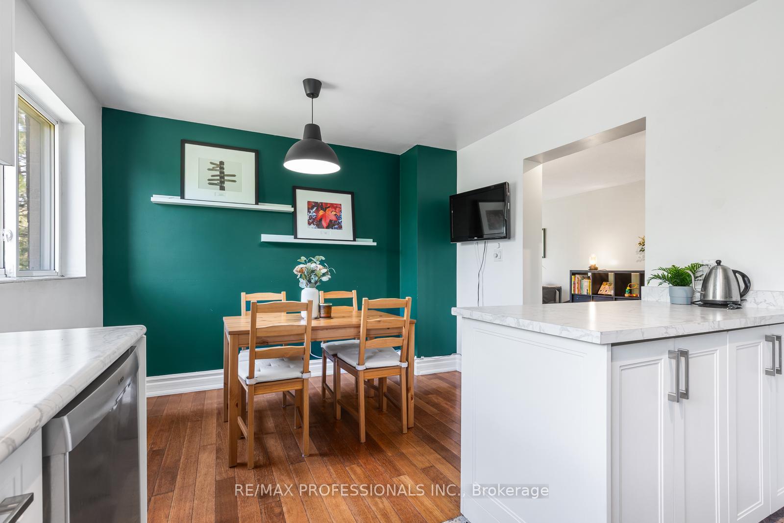 Photo 10 of Unit 313, 1275 Cornerbrook Place, Mississauga, Erindale — HOMEH