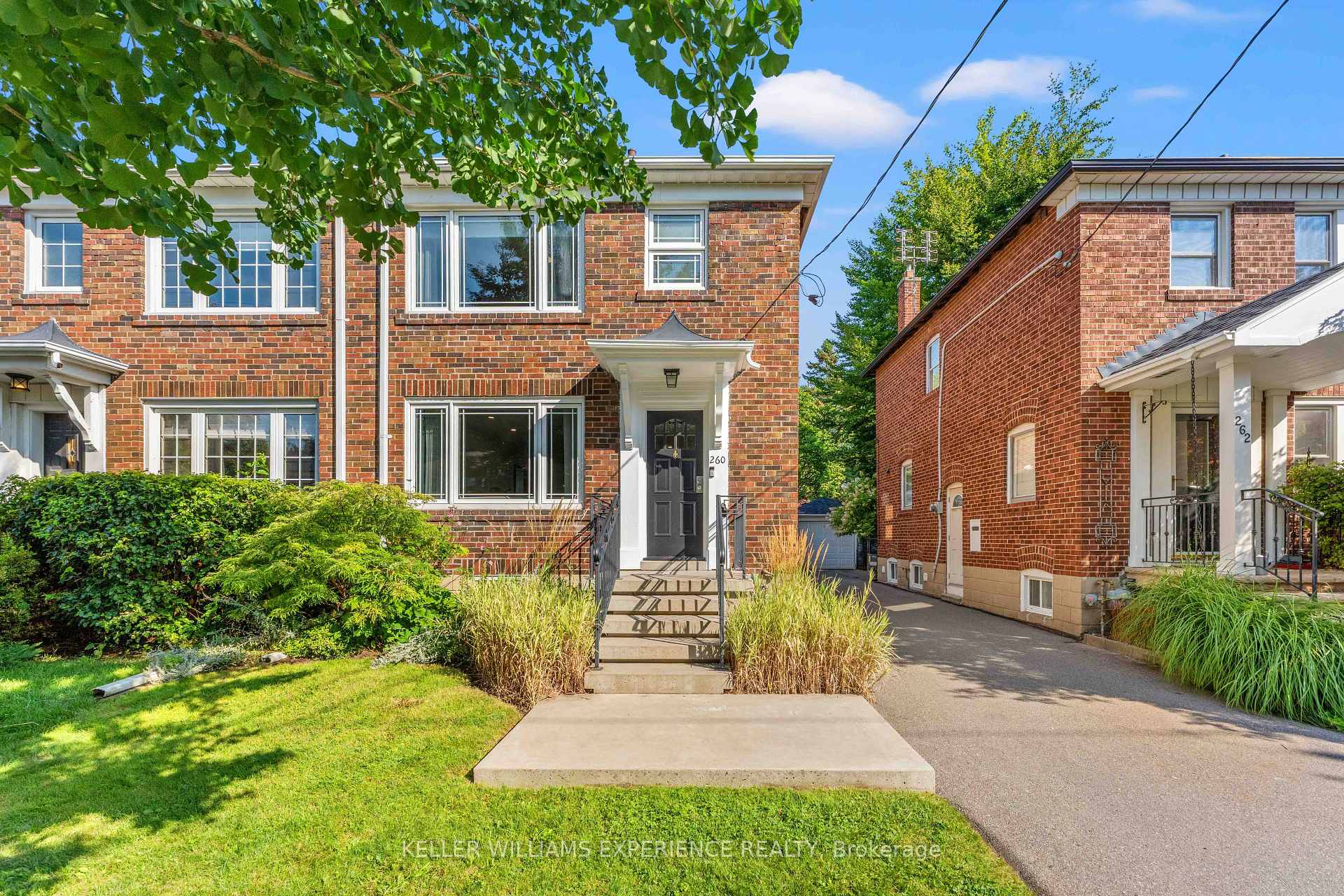 Photo 2 of 260 Donlea Drive, Toronto, Leaside — HOMEH