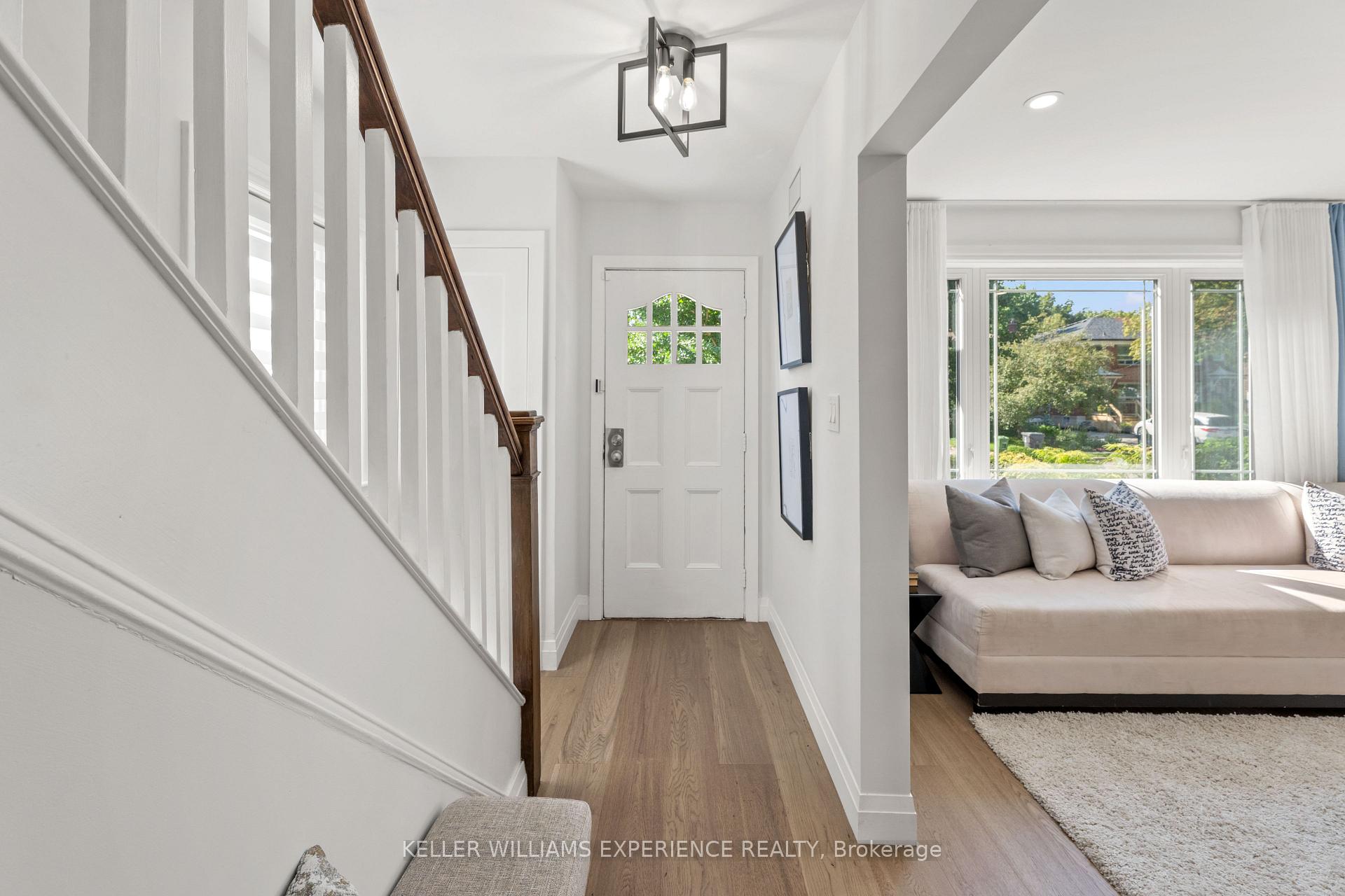 Photo 5 of 260 Donlea Drive, Toronto, Leaside — HOMEH