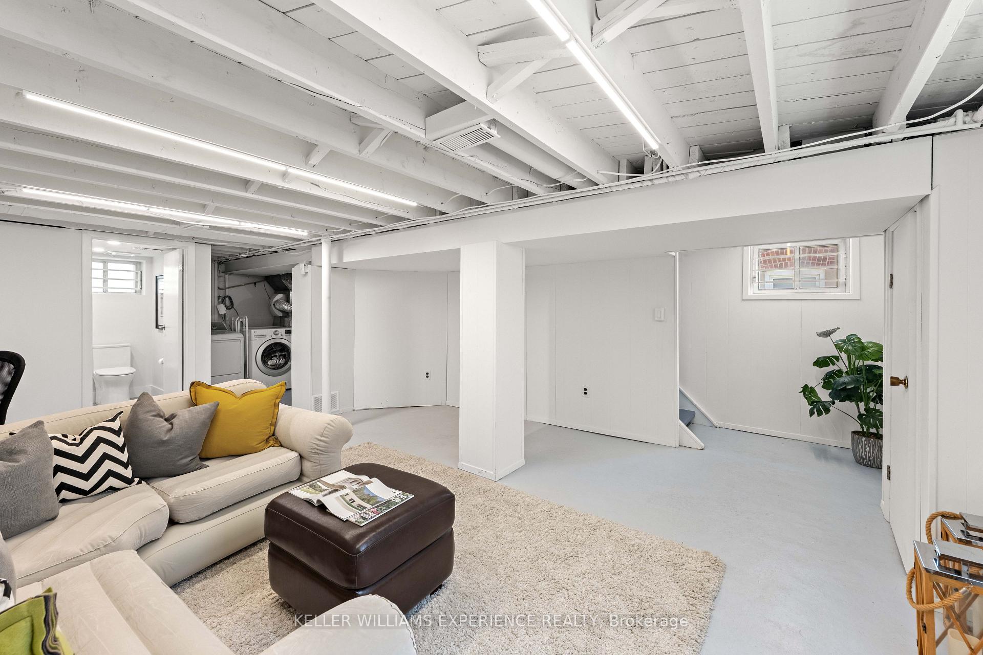 Photo 34 of 260 Donlea Drive, Toronto, Leaside — HOMEH