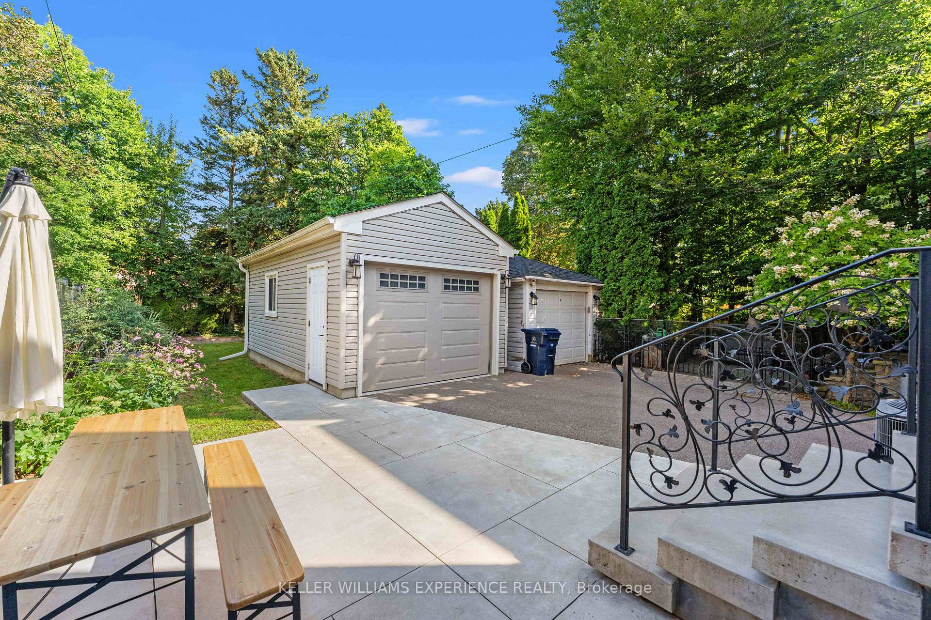 Photo 41 of 260 Donlea Drive, Toronto, Leaside — HOMEH