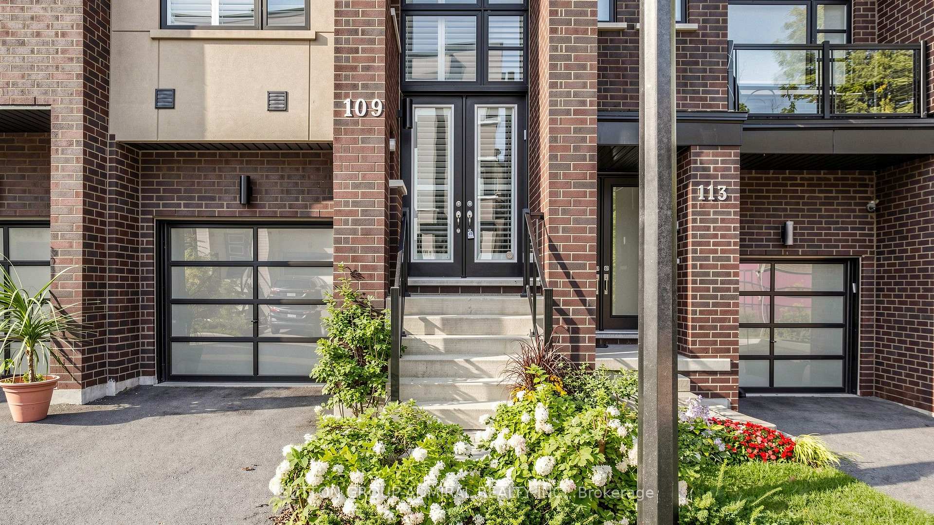 Photo 2 of 109 Laskin Drive, Vaughan, Patterson — HOMEH