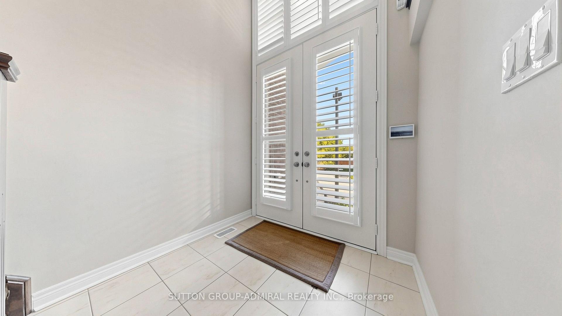 Photo 3 of 109 Laskin Drive, Vaughan, Patterson — HOMEH