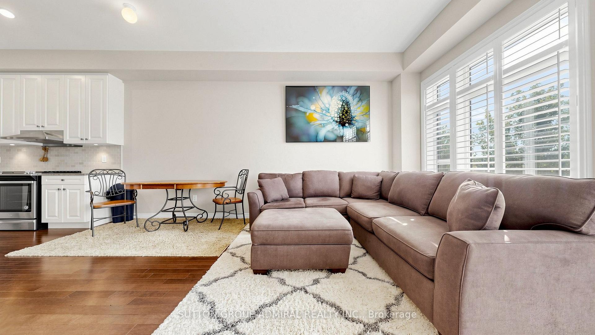 Photo 8 of 109 Laskin Drive, Vaughan, Patterson — HOMEH