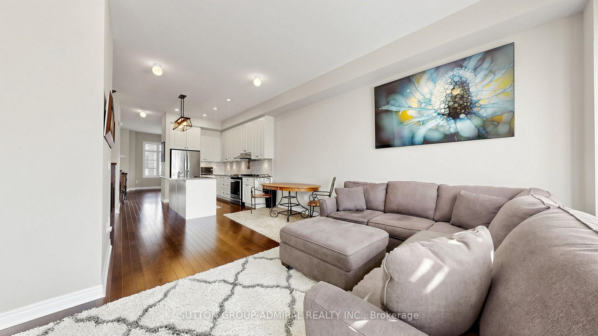 Photo 9 of 109 Laskin Drive, Vaughan, Patterson — HOMEH