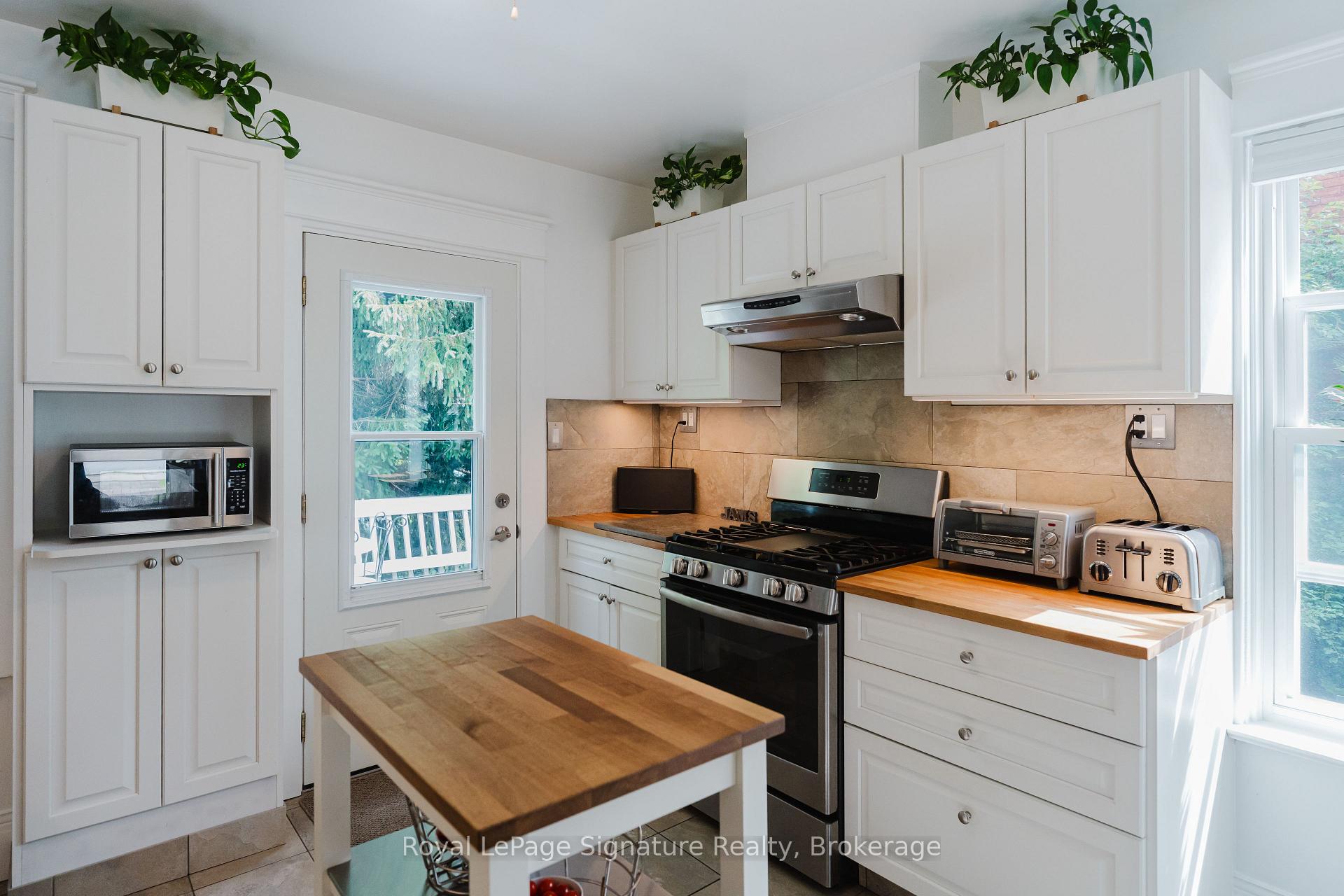 Photo 12 of 76 Trowbridge Street W, Meaford — HOMEH