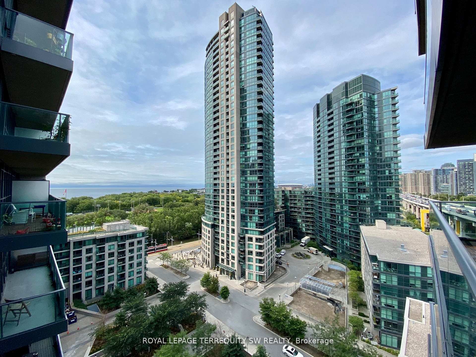 Front of Unit 1458, 209 Fort York Boulevard