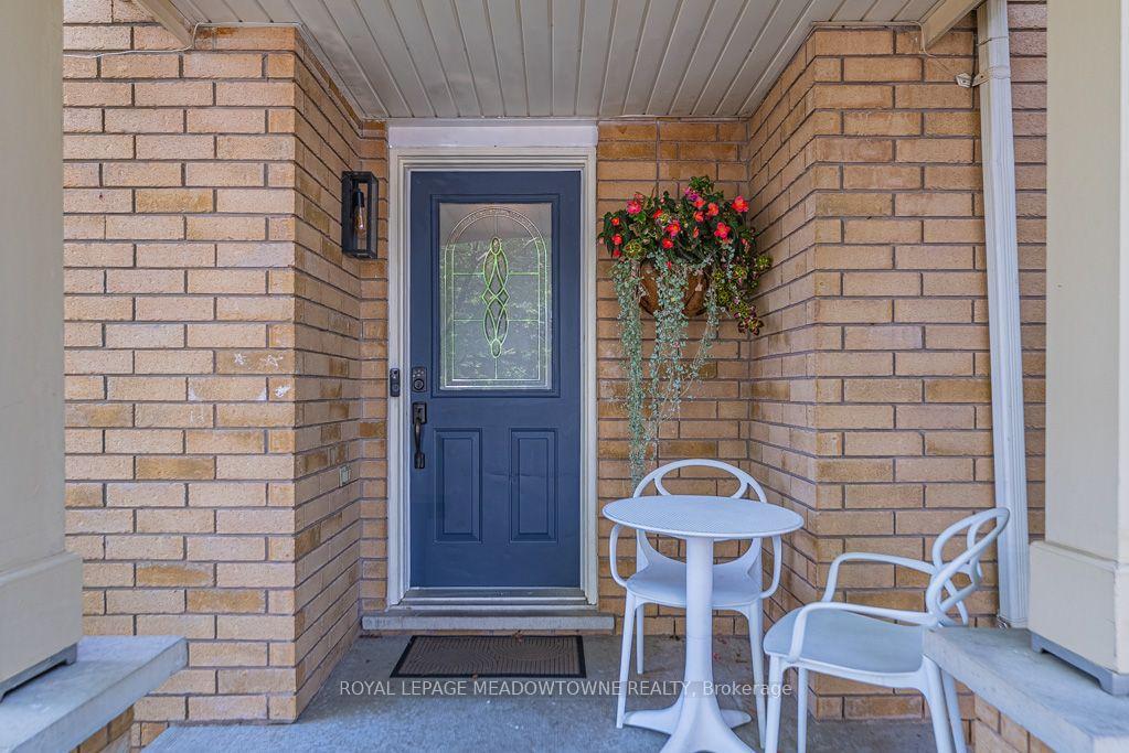 Photo 4 of 1116 Barclay Circle, Milton, Beaty — HOMEH