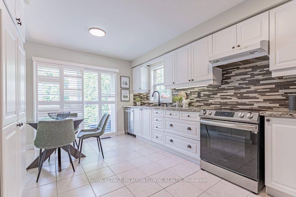 Photo 14 of 1116 Barclay Circle, Milton, Beaty — HOMEH