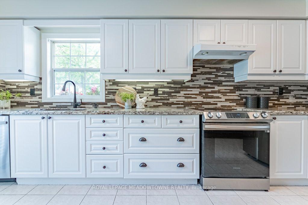 Photo 15 of 1116 Barclay Circle, Milton, Beaty — HOMEH