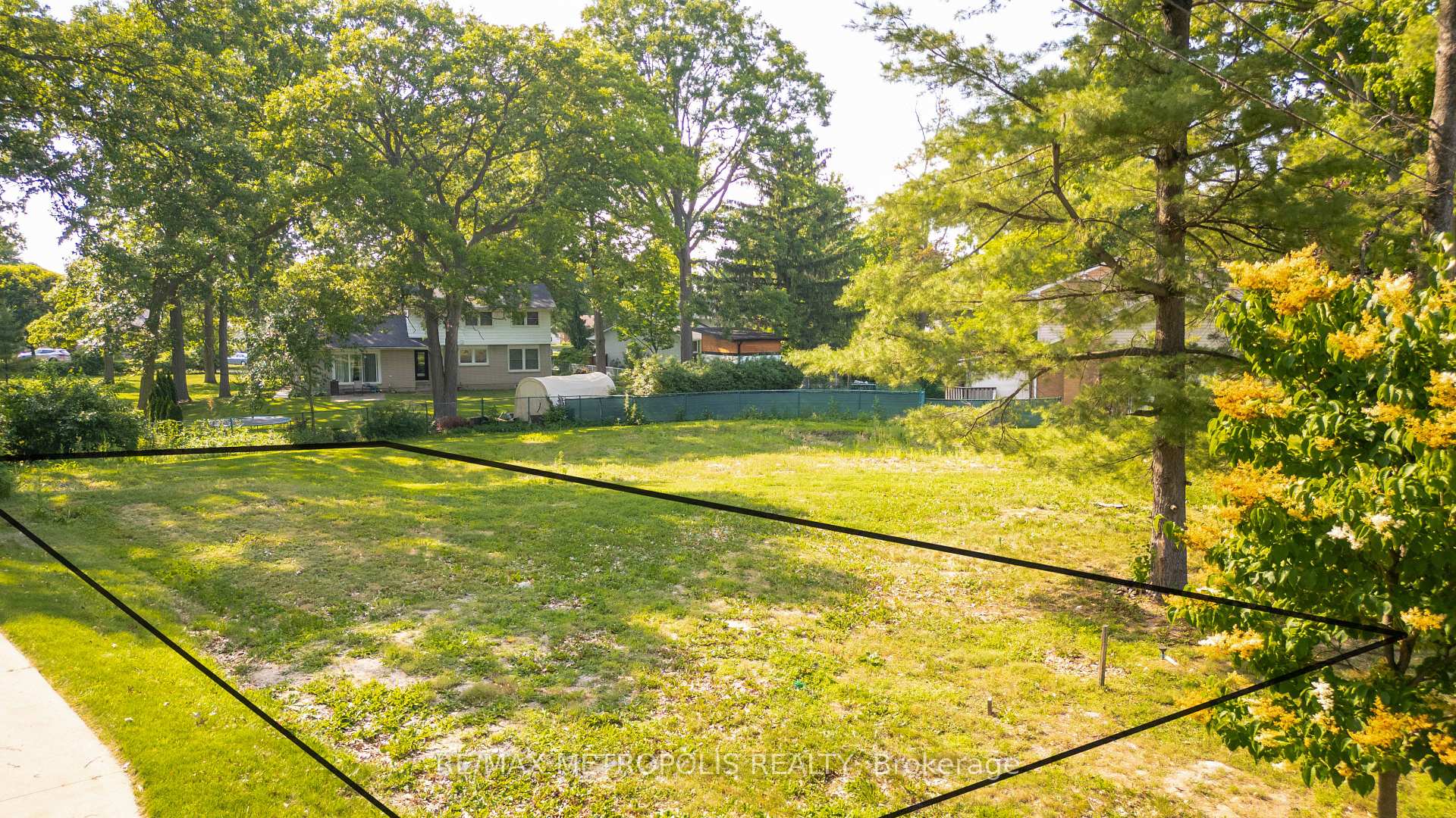 Photo 12 of 1307-S Ridgewood Drive, Sarnia — HOMEH