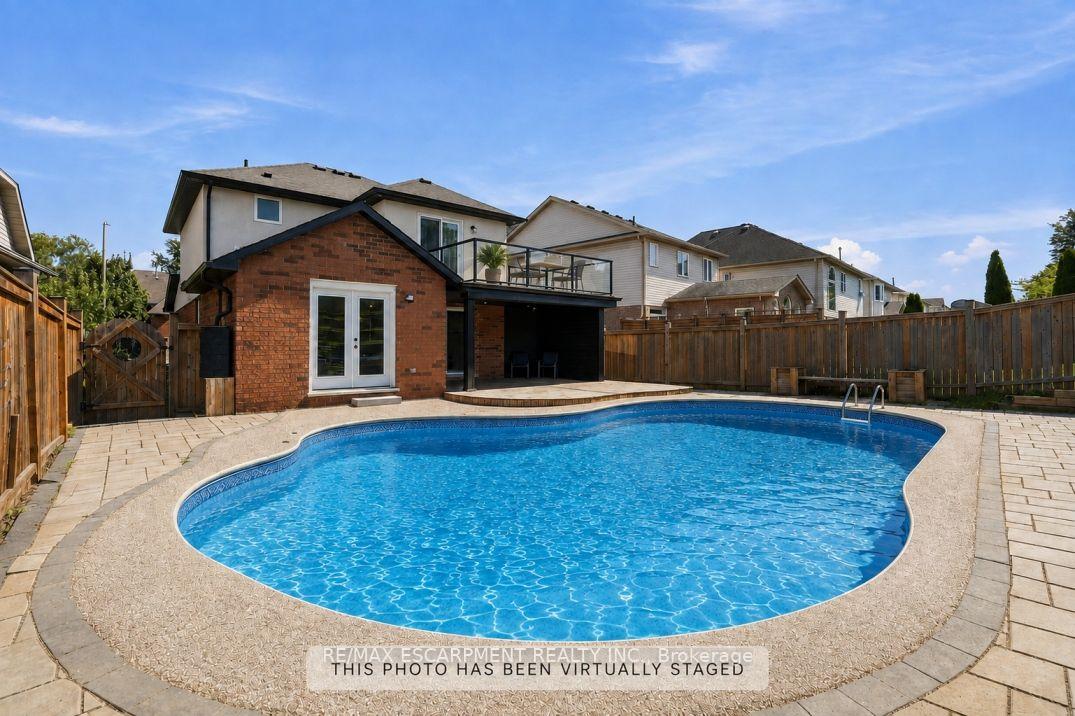 Photo 3 of 18 Sable Drive, Hamilton, Meadowlands — HOMEH