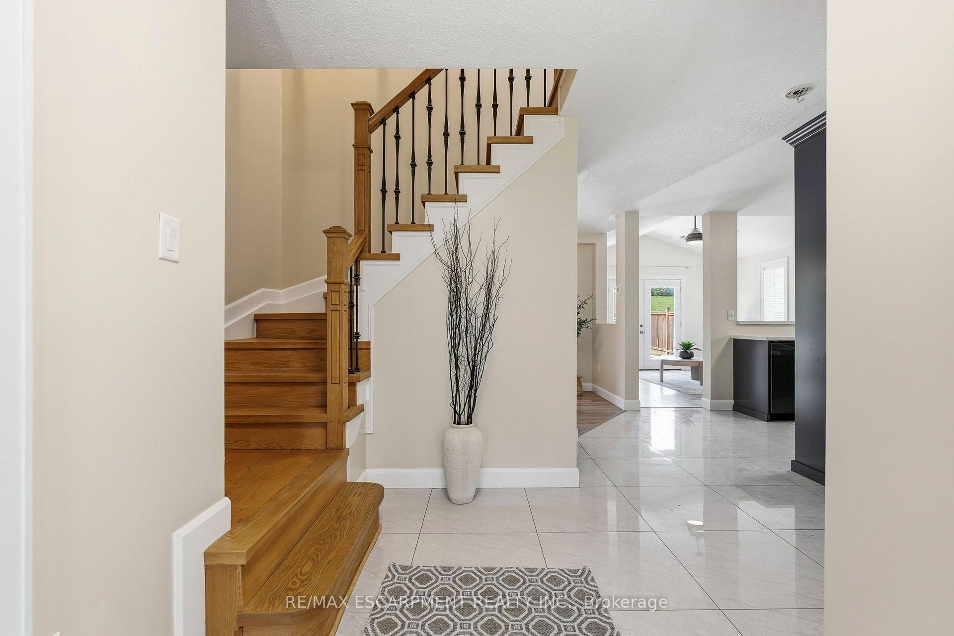 Photo 6 of 18 Sable Drive, Hamilton, Meadowlands — HOMEH