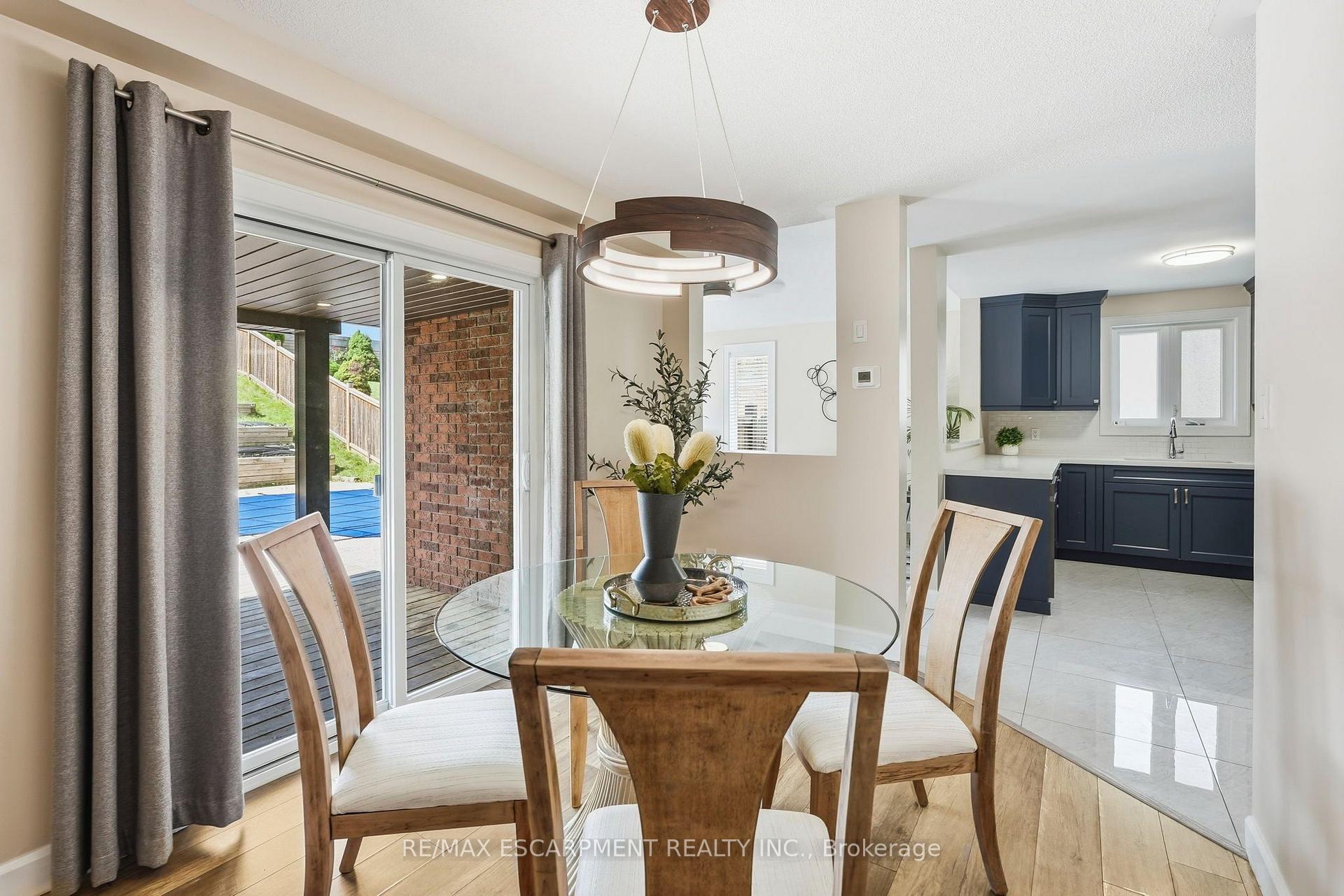 Photo 15 of 18 Sable Drive, Hamilton, Meadowlands — HOMEH