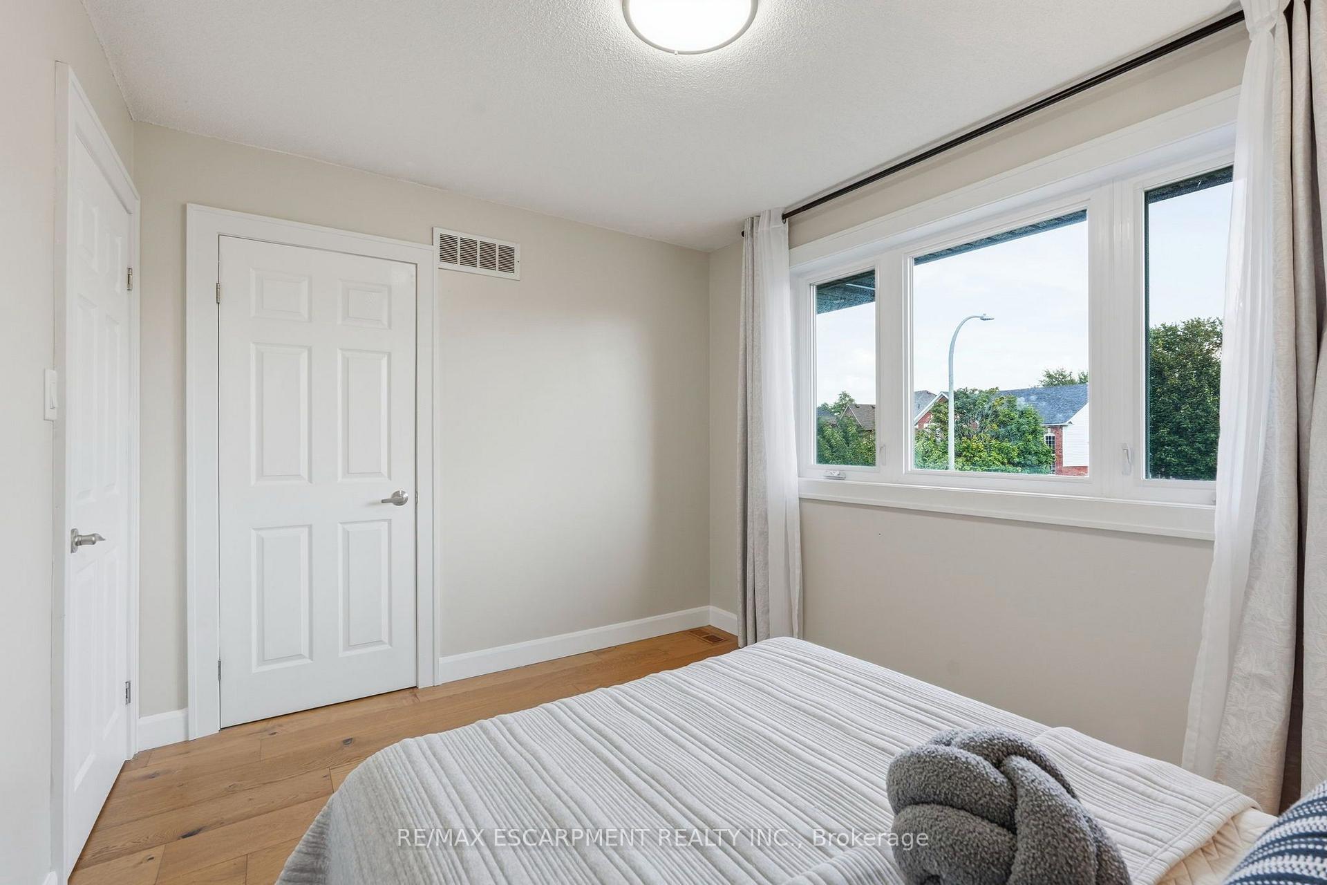 Photo 27 of 18 Sable Drive, Hamilton, Meadowlands — HOMEH
