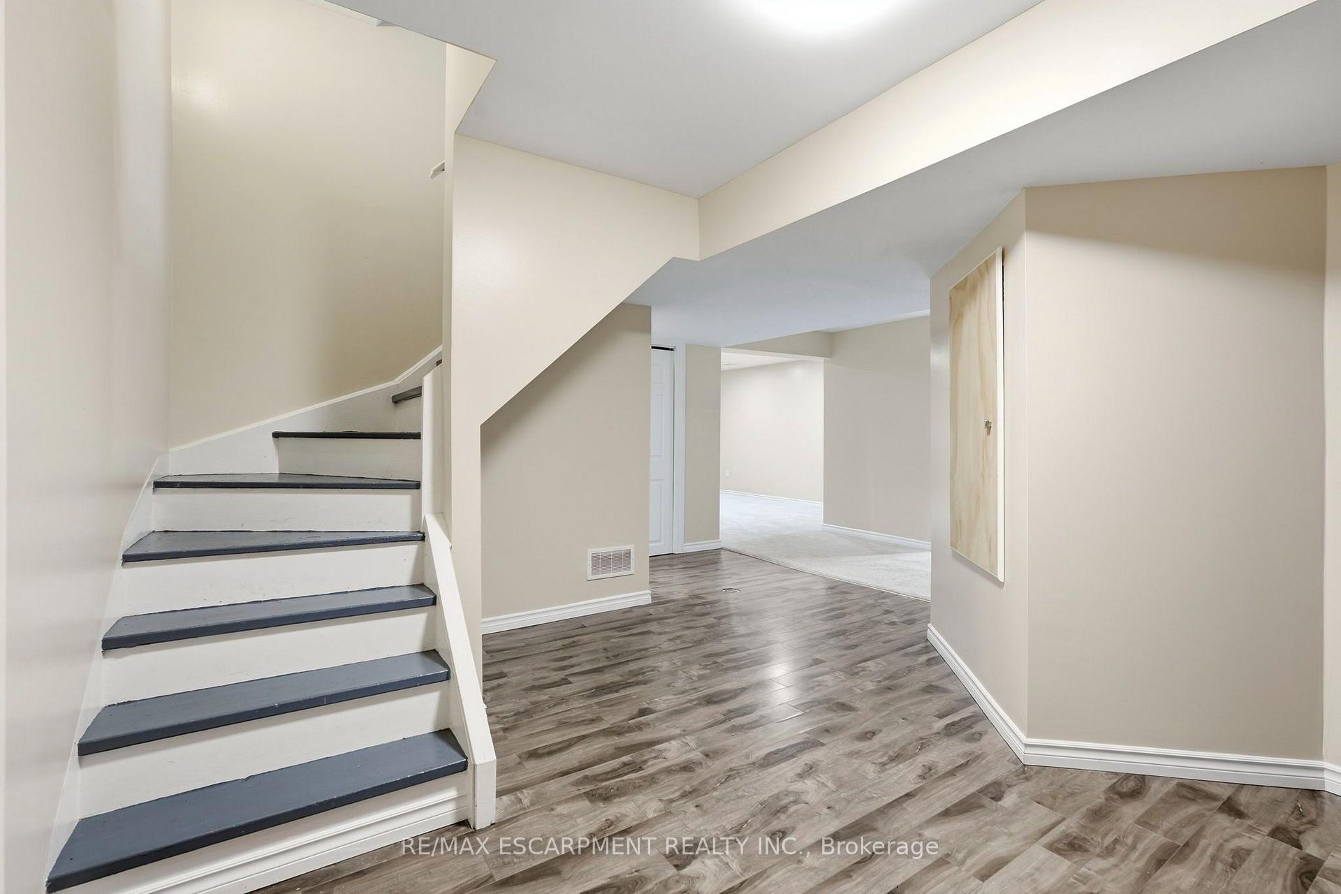 Photo 28 of 18 Sable Drive, Hamilton, Meadowlands — HOMEH