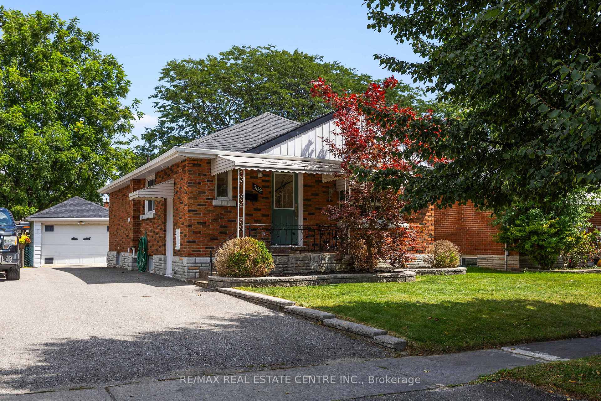 Front of 309 Lasalle Avenue