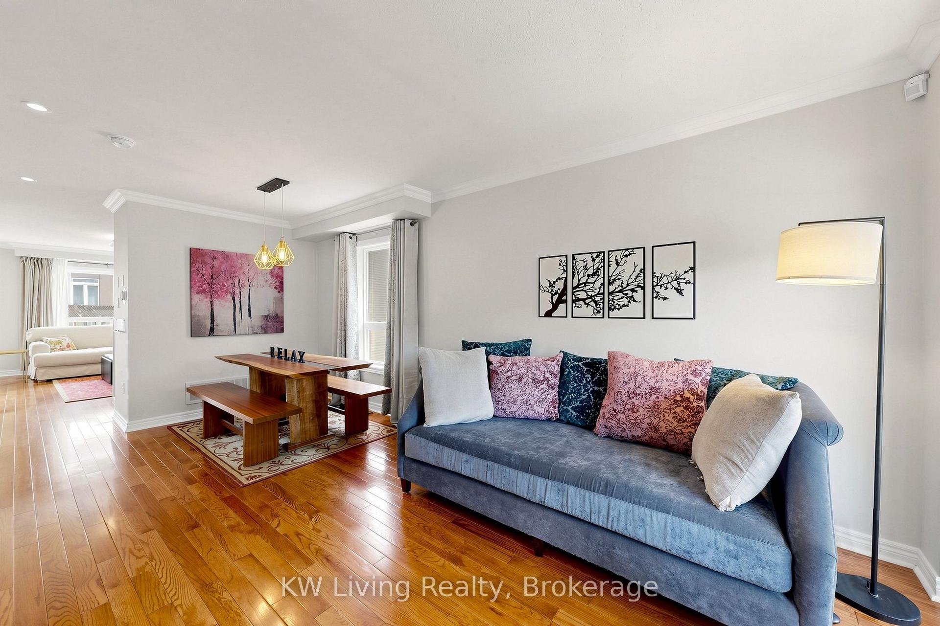 Photo 6 of 72 Stotts Crescent, Markham, Wismer — HOMEH