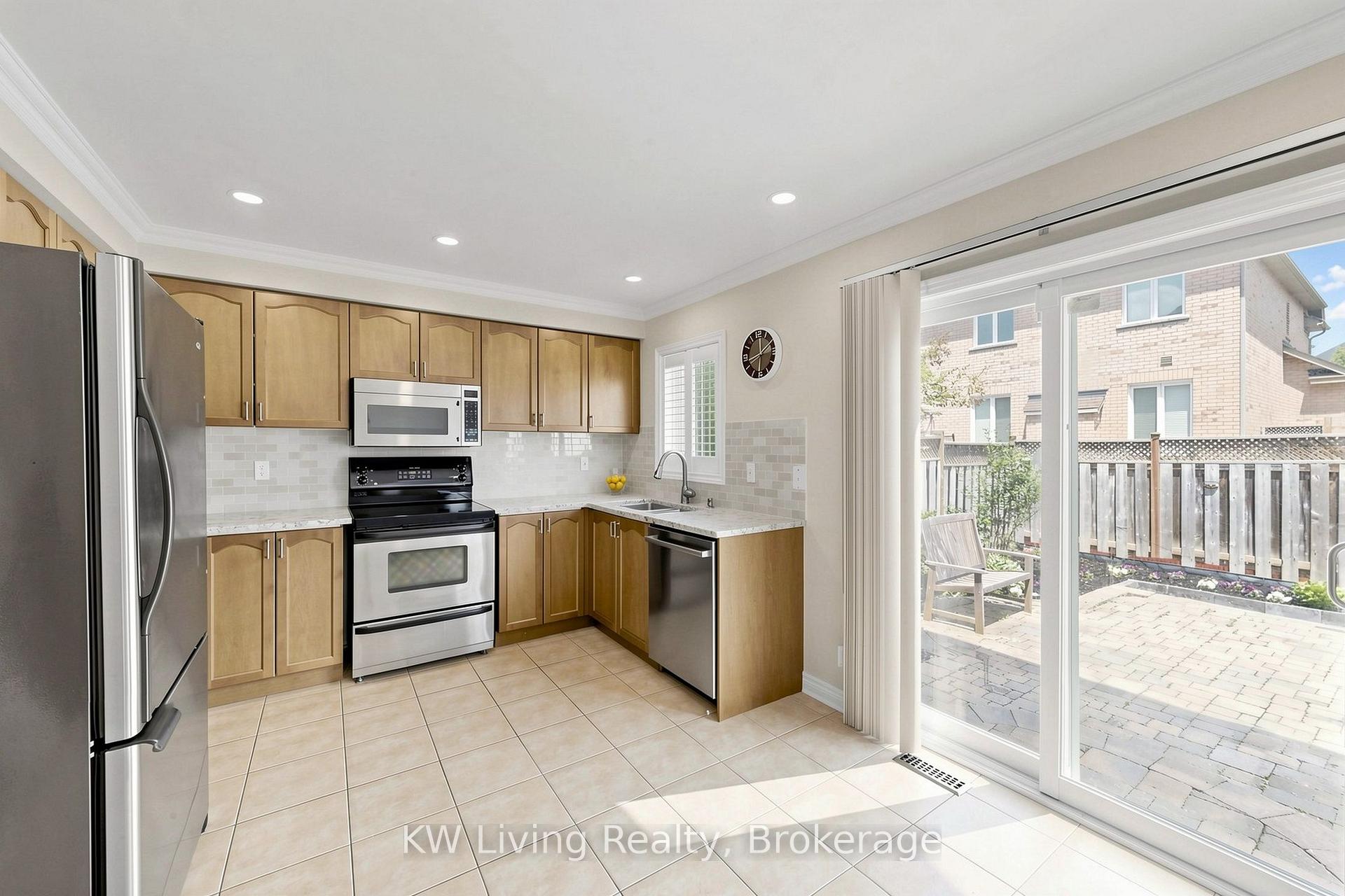 Photo 11 of 72 Stotts Crescent, Markham, Wismer — HOMEH