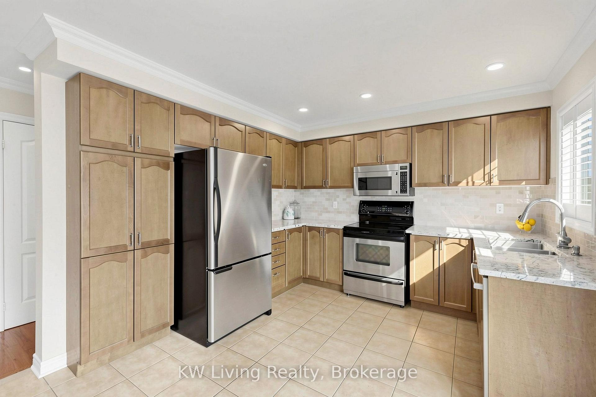 Photo 12 of 72 Stotts Crescent, Markham, Wismer — HOMEH