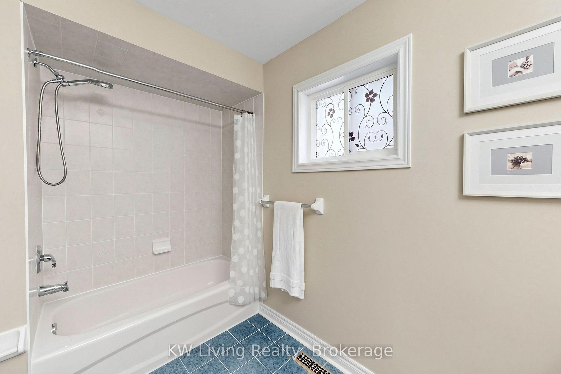 Photo 23 of 72 Stotts Crescent, Markham, Wismer — HOMEH