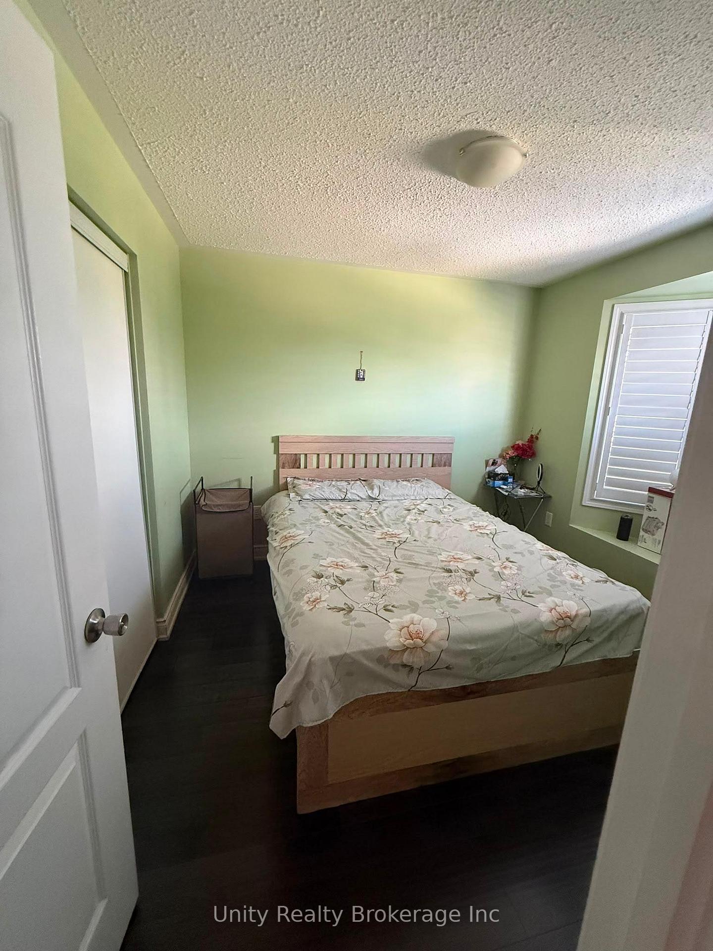 Photo 18 of 16 Benmore Crescent, Brampton, Vales of Castlemore — HOMEH