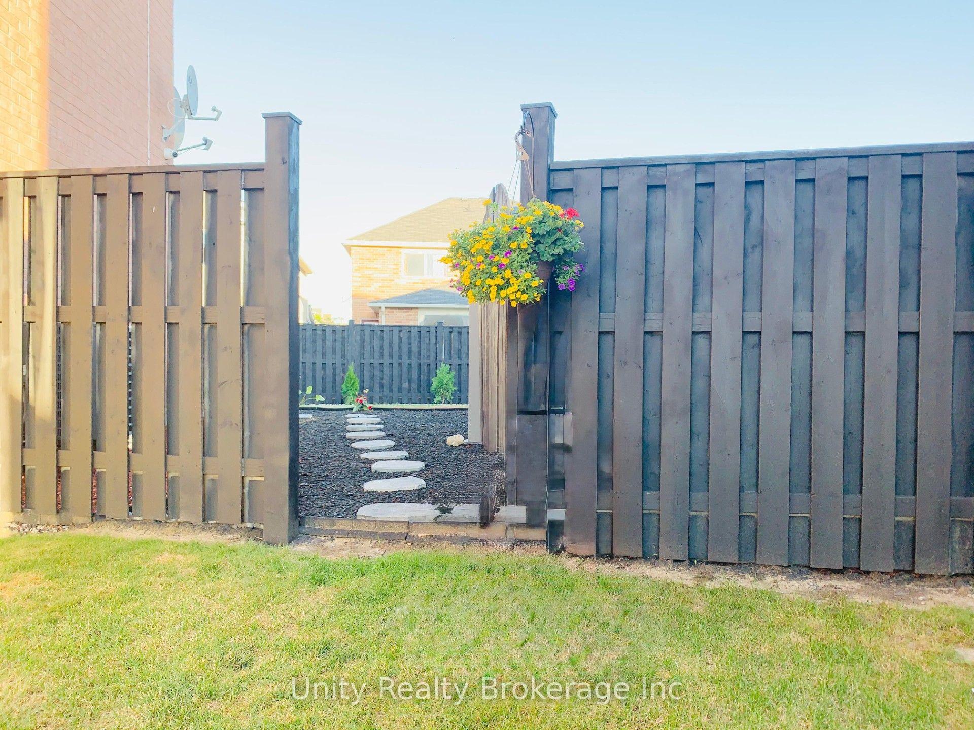 Photo 29 of 16 Benmore Crescent, Brampton, Vales of Castlemore — HOMEH
