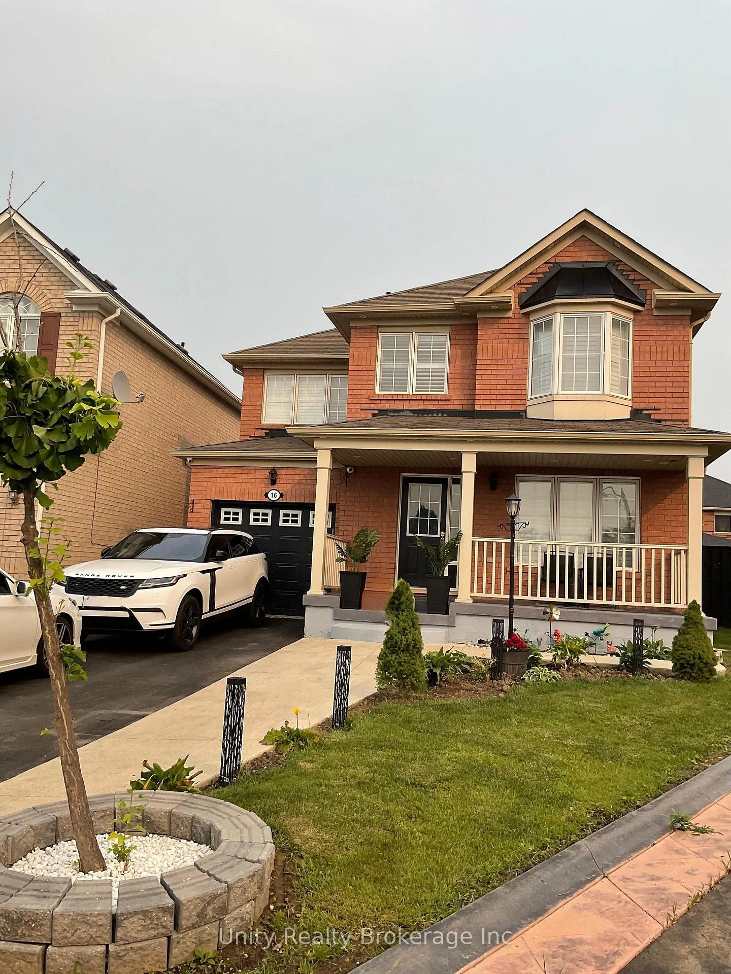 Photo 4 of 16 Benmore Crescent, Brampton, Vales of Castlemore — HOMEH