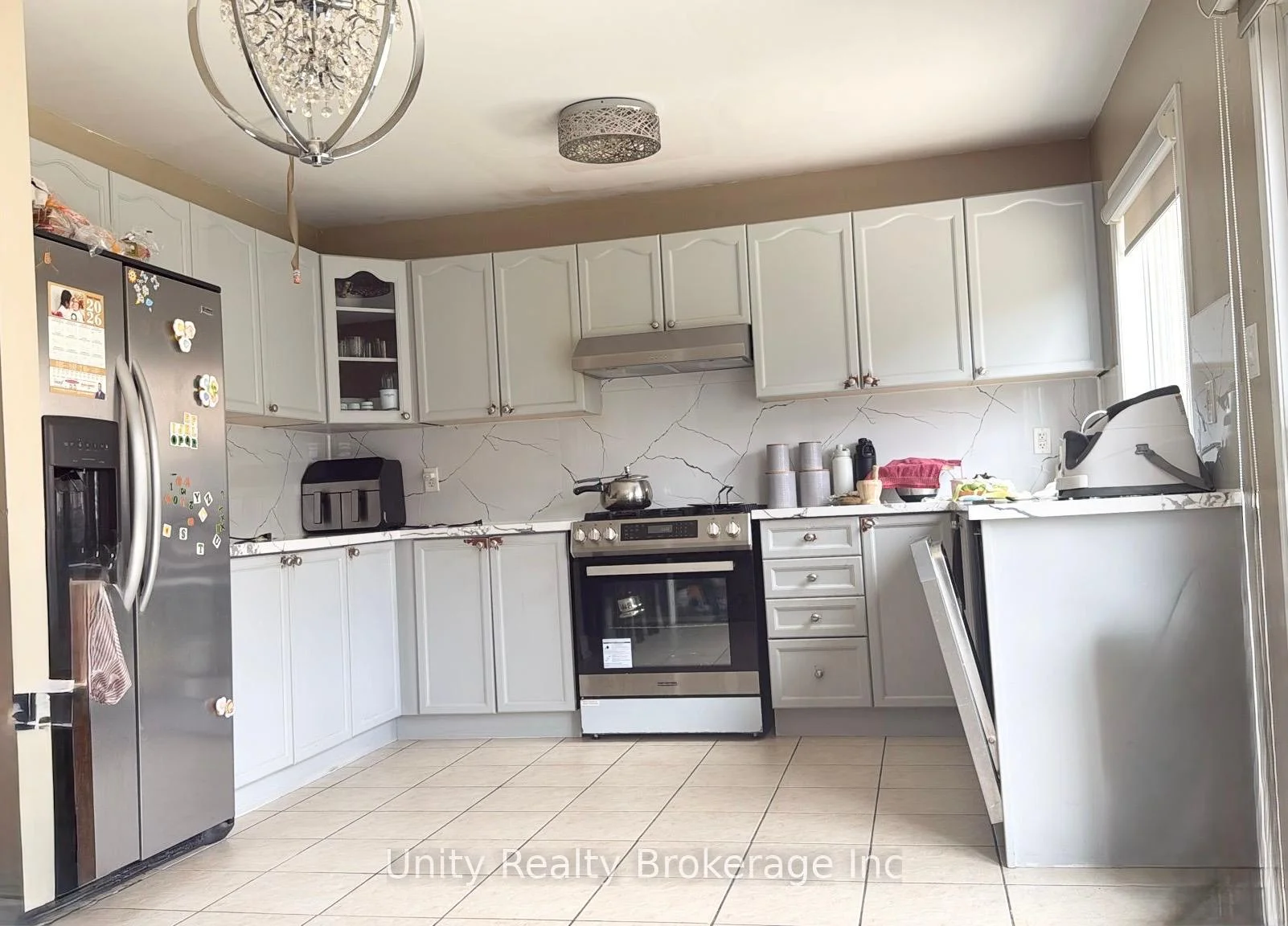 Photo 5 of 16 Benmore Crescent, Brampton, Vales of Castlemore — HOMEH