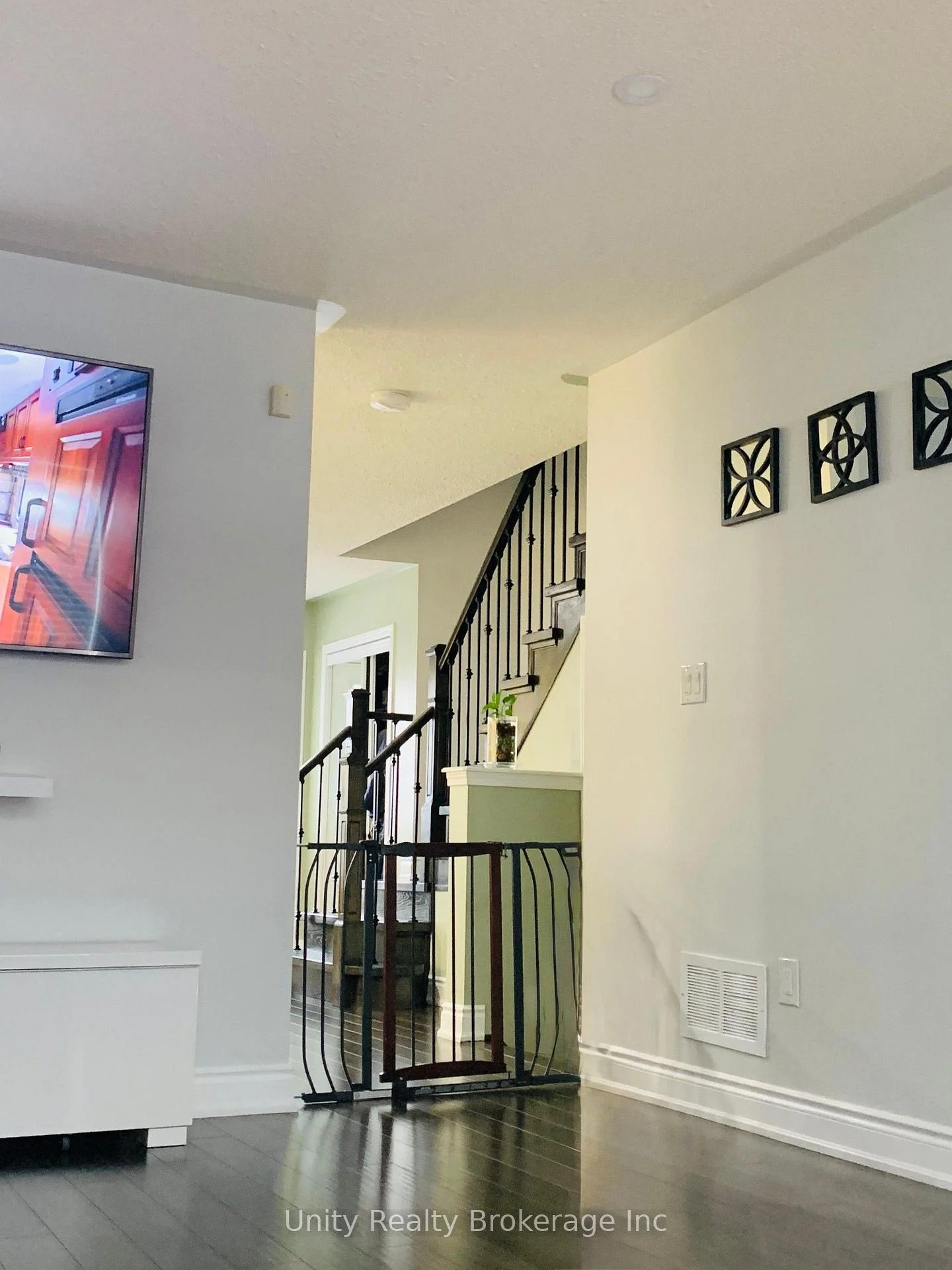 Photo 9 of 16 Benmore Crescent, Brampton, Vales of Castlemore — HOMEH
