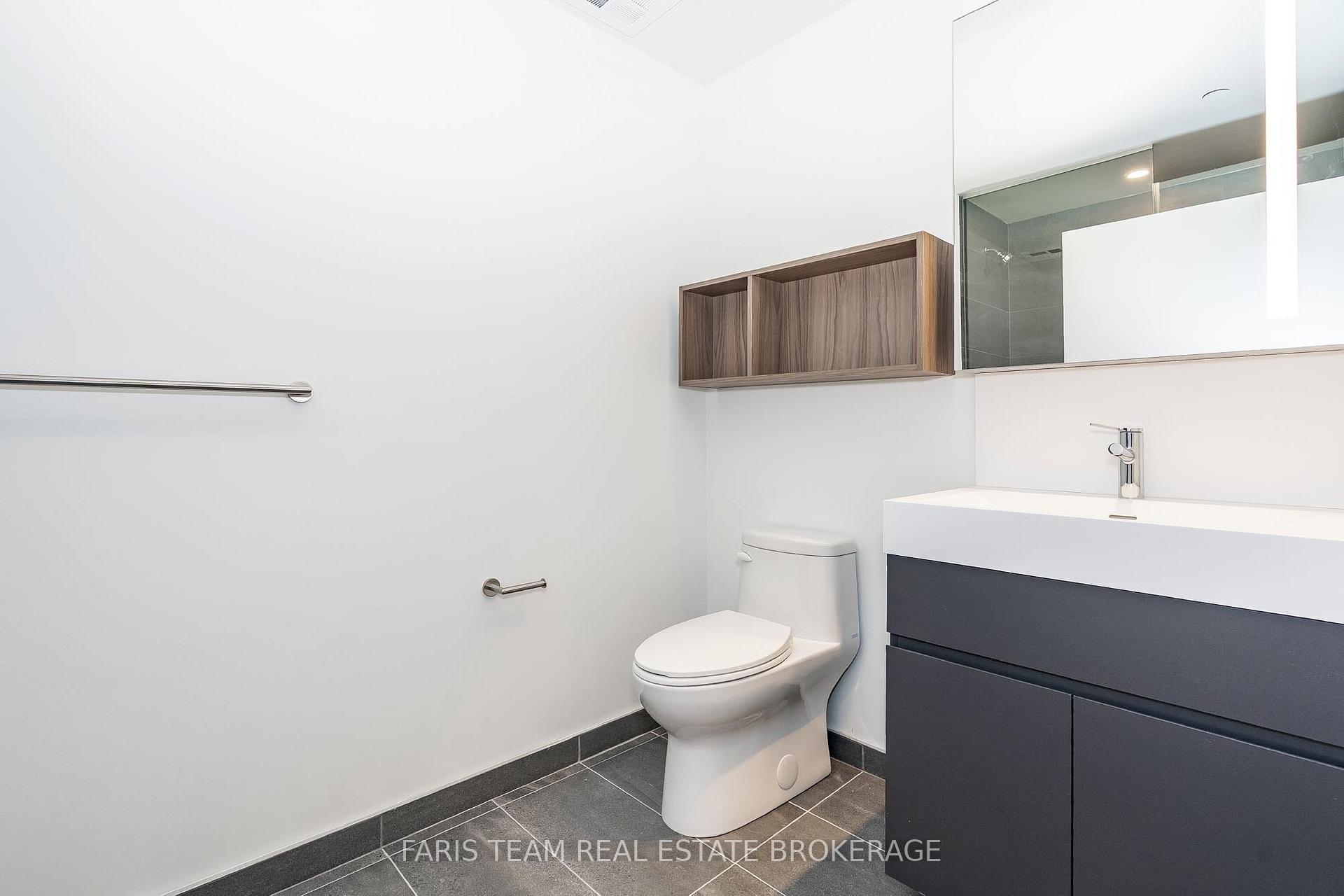 Photo 16 of Unit 3301, 39 Mary Street, Barrie, City Centre — HOMEH