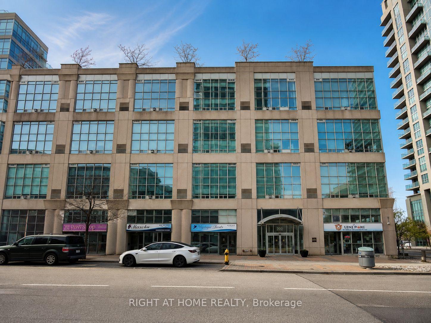 Front of Unit 215, 300 Manitoba Street